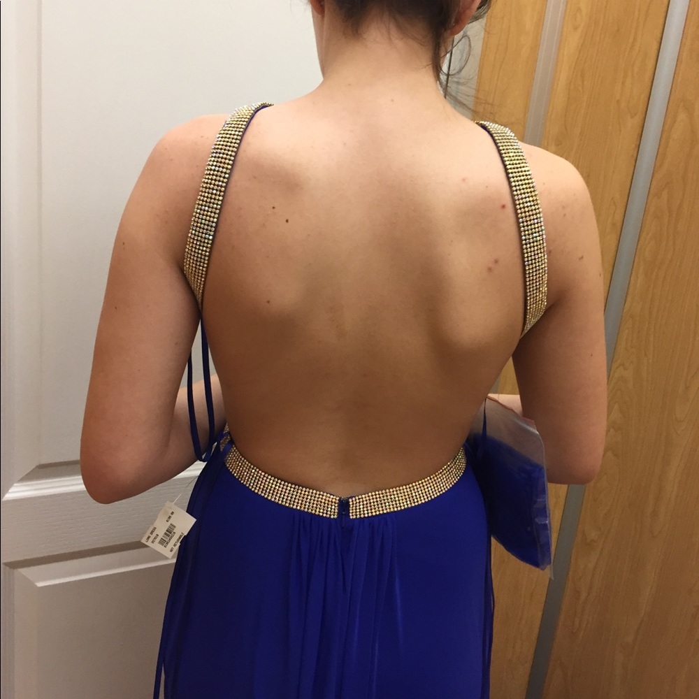 Beautiful blue backless gown! - Picture 3 of 8